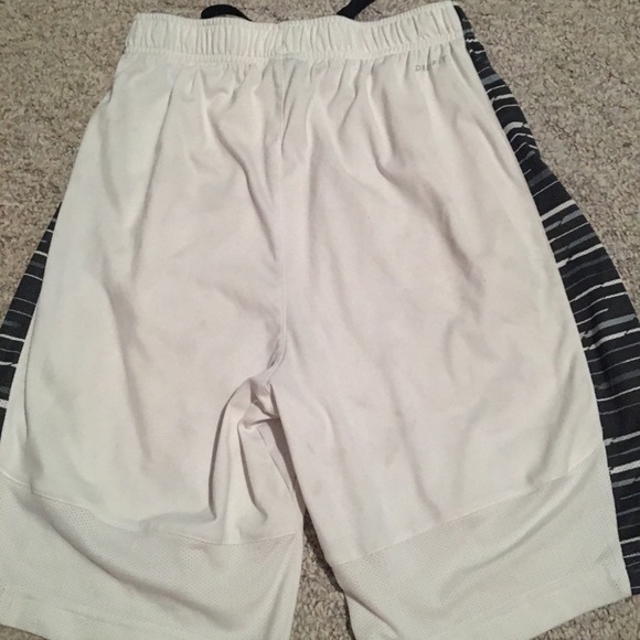 Nike basketball shorts! - Picture 2 of 2
